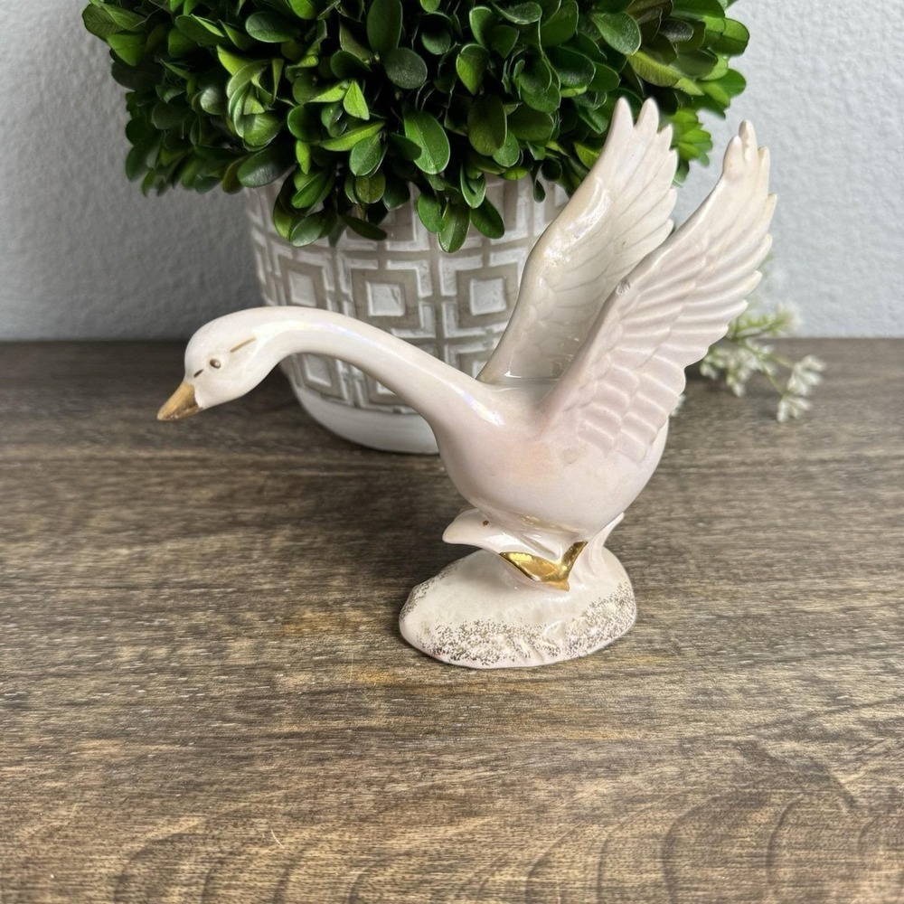 Vintage Norcrest‎ Japan Swan Figurine - White Iridescent Pink Luster Bird Decor